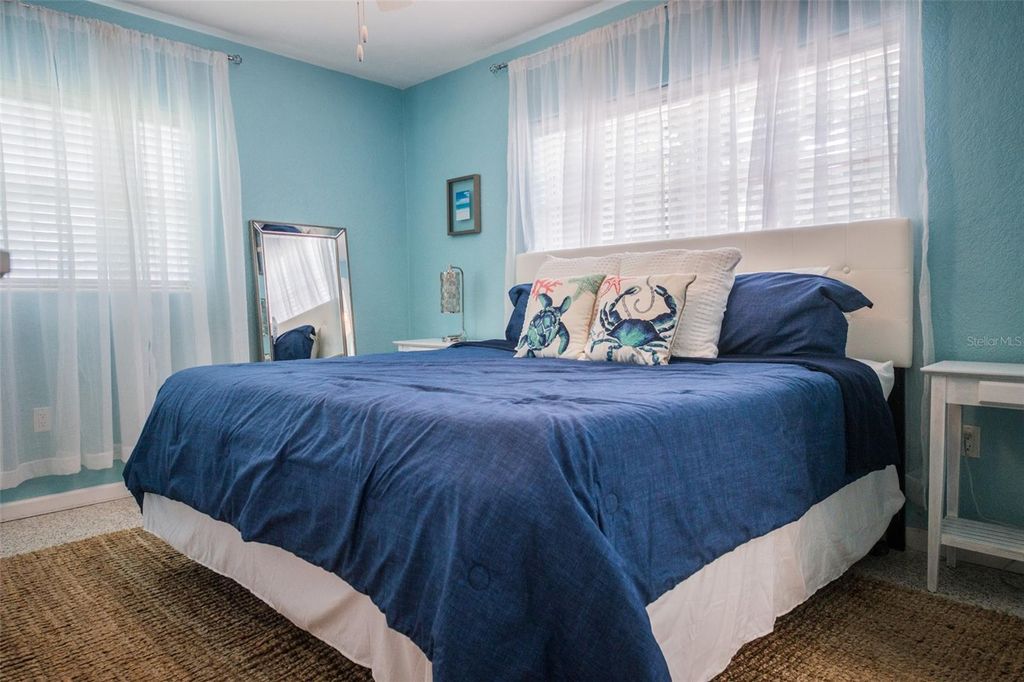 Image 5 of property listing at 1312 66TH STREET NW, Bradenton, FL 34209