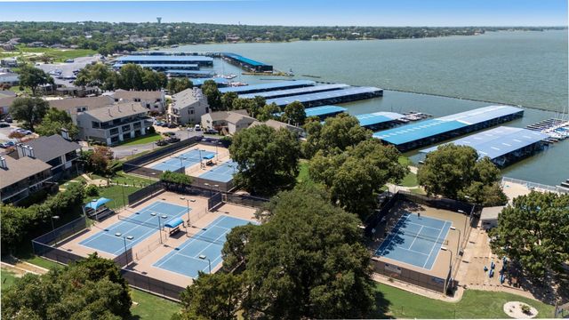 314 Harbor Landing Drive, Rockwall, TX 75032