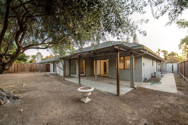 6339 N Palm Avenue, Fresno, CA 93704