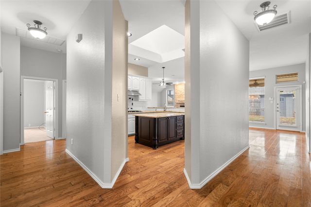 5825 Echo Bluff Drive, Haltom City, TX 76137