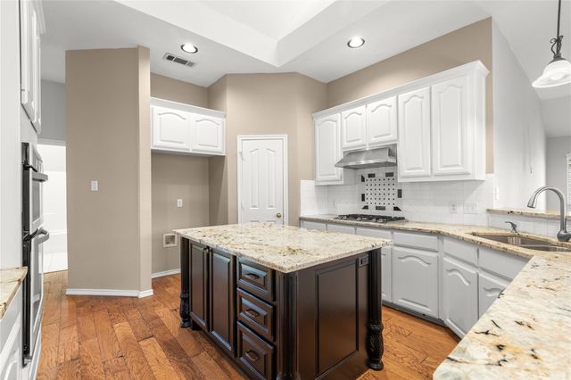 5825 Echo Bluff Drive, Haltom City, TX 76137