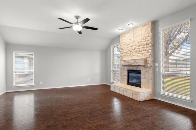 5825 Echo Bluff Drive, Haltom City, TX 76137