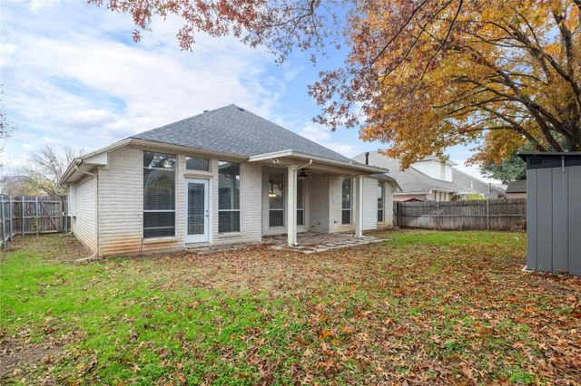 5825 Echo Bluff Drive, Haltom City, TX 76137