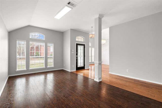 5825 Echo Bluff Drive, Haltom City, TX 76137