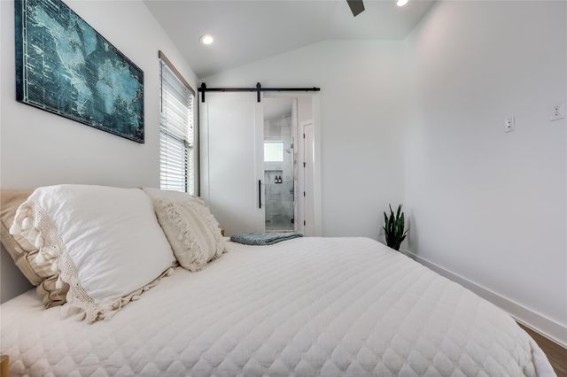 1208 Walnut Ave 2, Austin, TX 78702