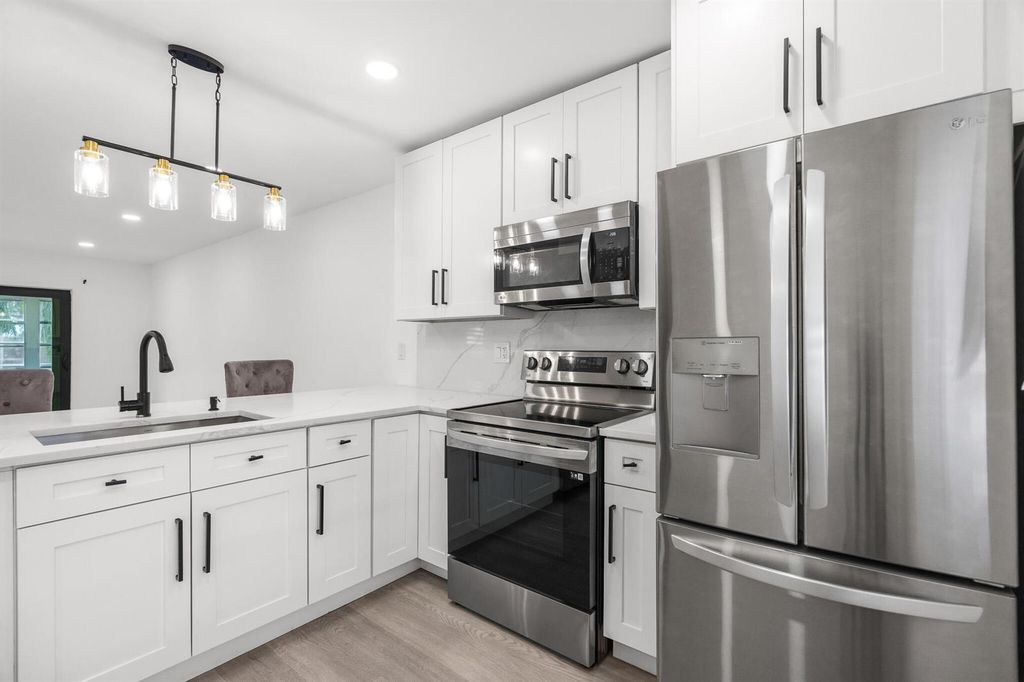 5 Abbey Lane 207, Delray Beach, FL 33446