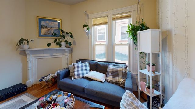 27 Falcon 2, Boston, MA 02128