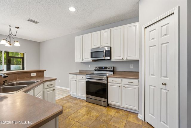 1705 CROSS PINES Drive, Fleming Island, FL 32003