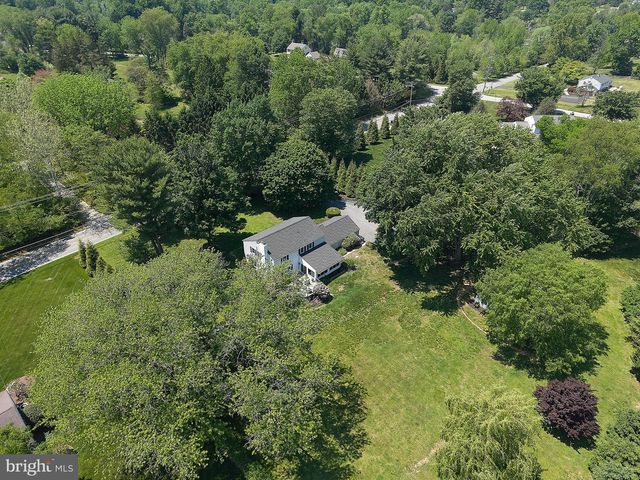 433 BRINTON LAKE RD, Thornton, PA 19373