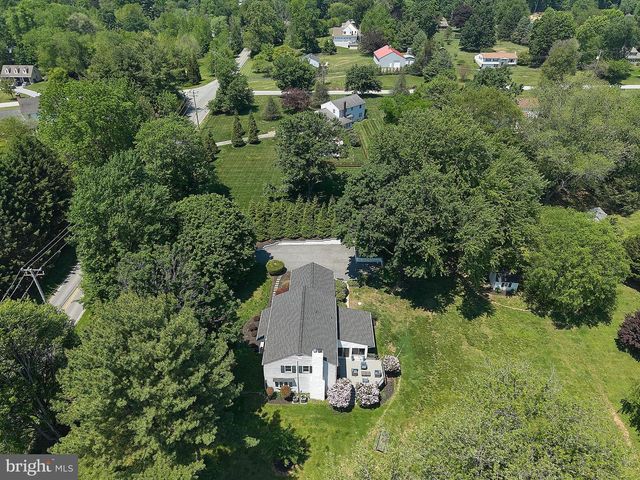 433 BRINTON LAKE RD, Thornton, PA 19373
