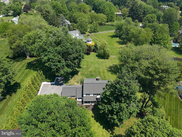433 BRINTON LAKE RD, Thornton, PA 19373