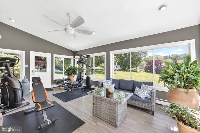433 BRINTON LAKE RD, Thornton, PA 19373