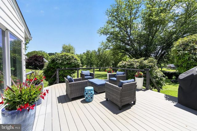 433 BRINTON LAKE RD, Thornton, PA 19373