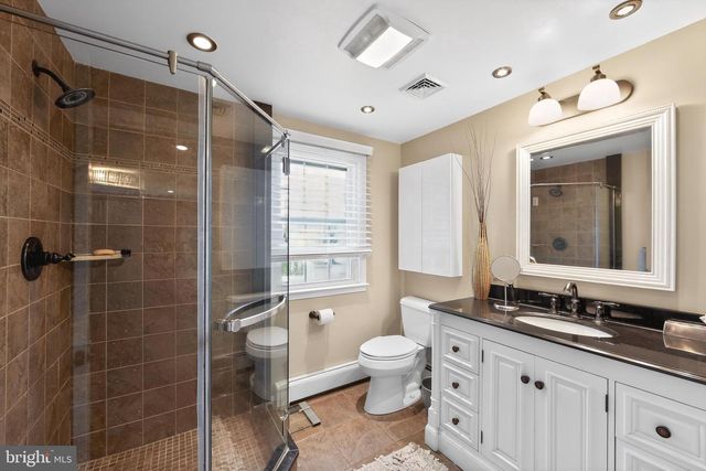 433 BRINTON LAKE RD, Thornton, PA 19373