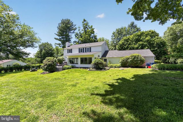 433 BRINTON LAKE RD, Thornton, PA 19373