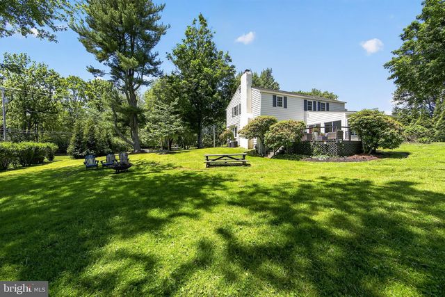 433 BRINTON LAKE RD, Thornton, PA 19373