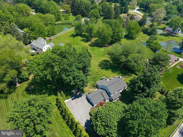 433 BRINTON LAKE RD, Thornton, PA 19373