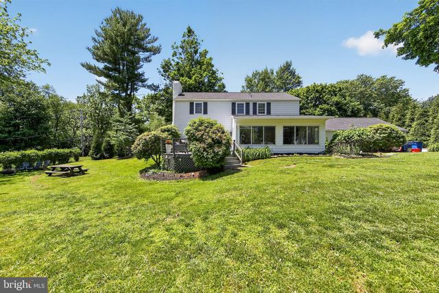 433 BRINTON LAKE RD, Thornton, PA 19373