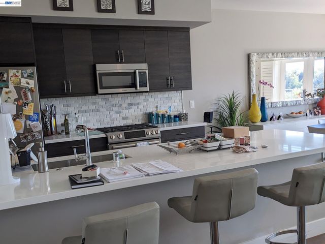 400 Mariners Island Blvd 115, San Mateo, CA 94404