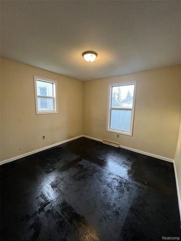 2517 Mackinaw Street, Saginaw, MI 48602