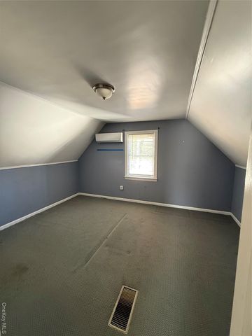 133 Wellington Street, Hempstead, NY 11550