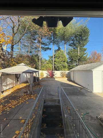 133 Wellington Street, Hempstead, NY 11550