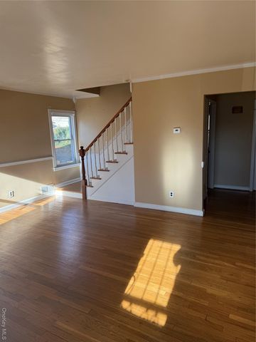 133 Wellington Street, Hempstead, NY 11550