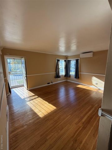 133 Wellington Street, Hempstead, NY 11550