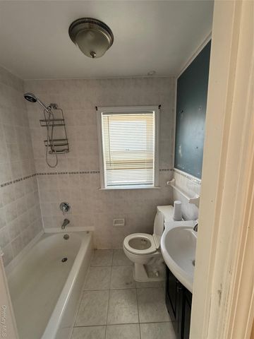 133 Wellington Street, Hempstead, NY 11550