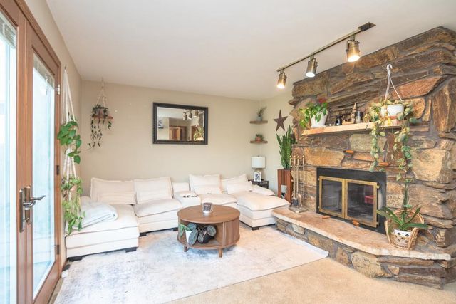 3601 S BOB O LINK LANE, Appleton, WI 54915
