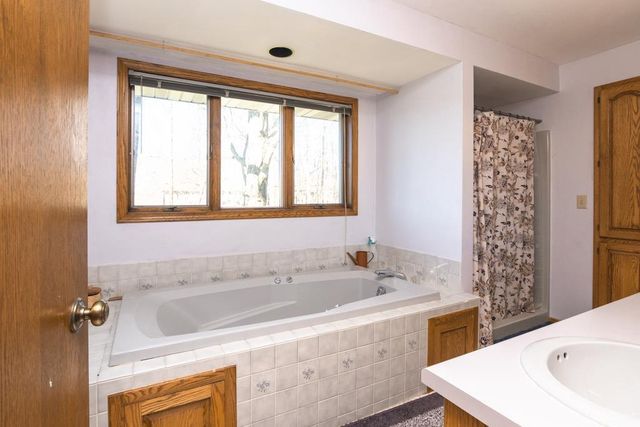 3601 S BOB O LINK LANE, Appleton, WI 54915