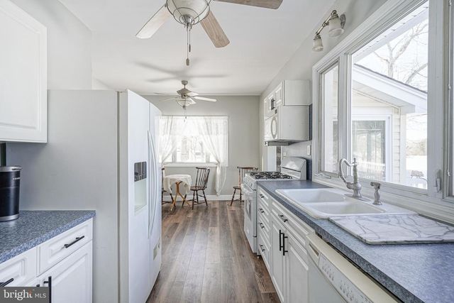 153 LAKESIDE AVE, Franklinville, NJ 08322