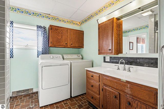 10981 Madison Road, Elwell, MI 48832