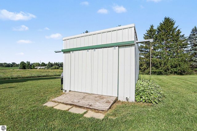10981 Madison Road, Elwell, MI 48832
