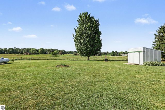 10981 Madison Road, Elwell, MI 48832