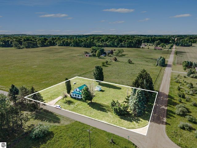 10981 Madison Road, Elwell, MI 48832
