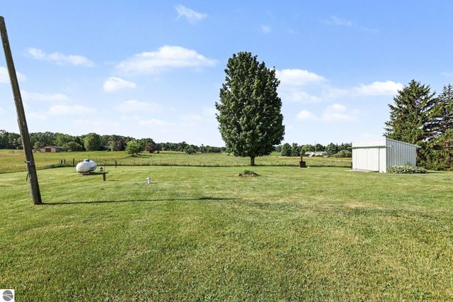 10981 Madison Road, Elwell, MI 48832