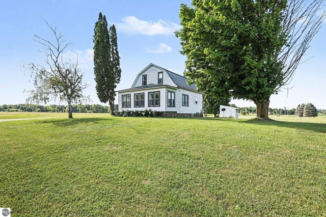 10981 Madison Road, Elwell, MI 48832