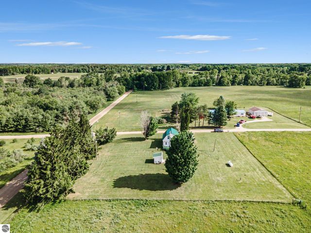 10981 Madison Road, Elwell, MI 48832