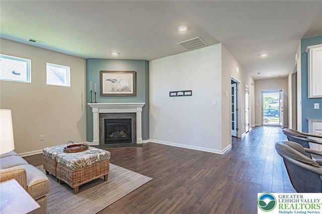 7887 Keystone Drive, Upper Macungie Twp, PA 18031