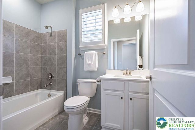 7887 Keystone Drive, Upper Macungie Twp, PA 18031