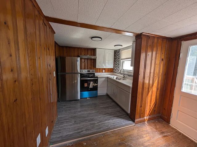 254 Mount Airy Avenue, Paris, KY 40361