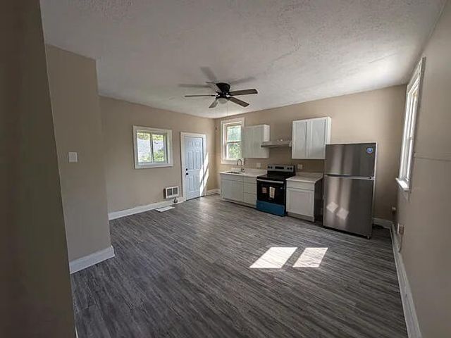 254 Mount Airy Avenue, Paris, KY 40361