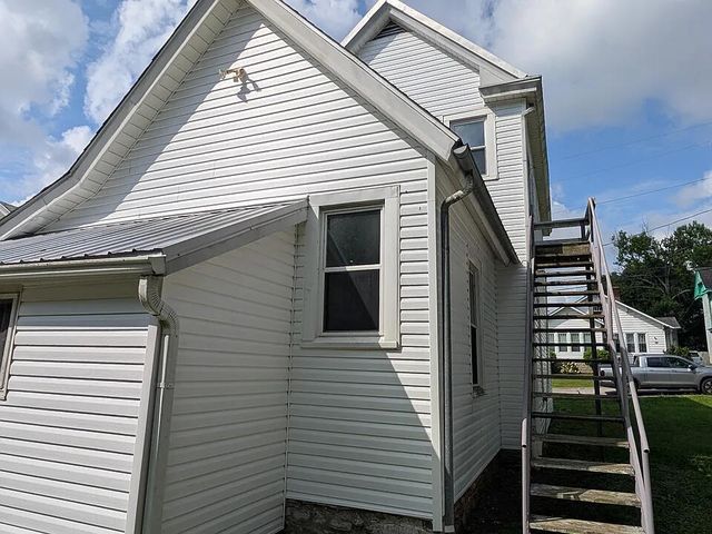 254 Mount Airy Avenue, Paris, KY 40361