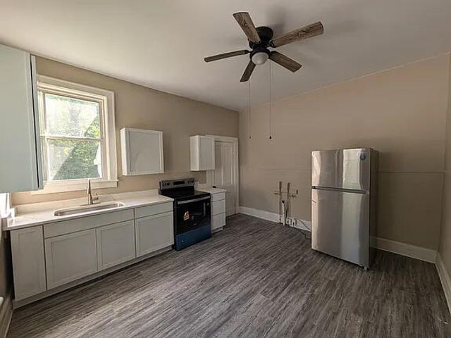 254 Mount Airy Avenue, Paris, KY 40361