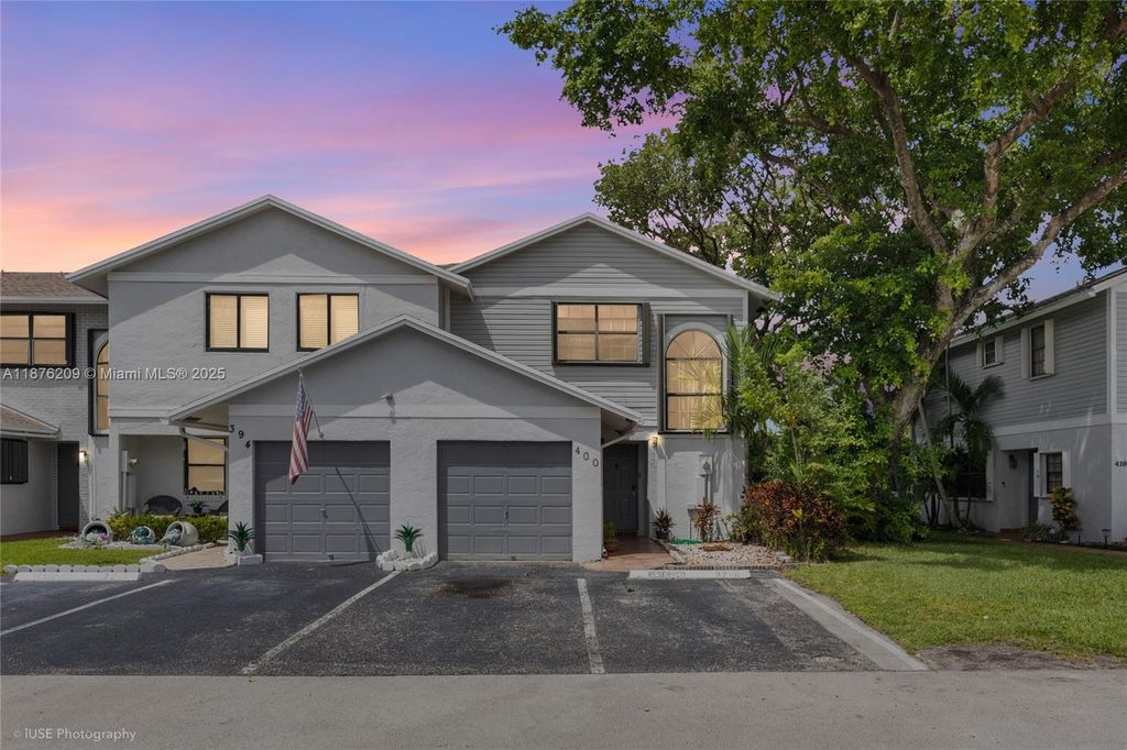 400 NW 103rd Ter, Pembroke Pines, FL 33026