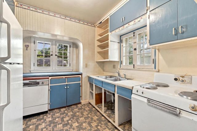 3364 S Chase AVENUE, Milwaukee, WI 53207