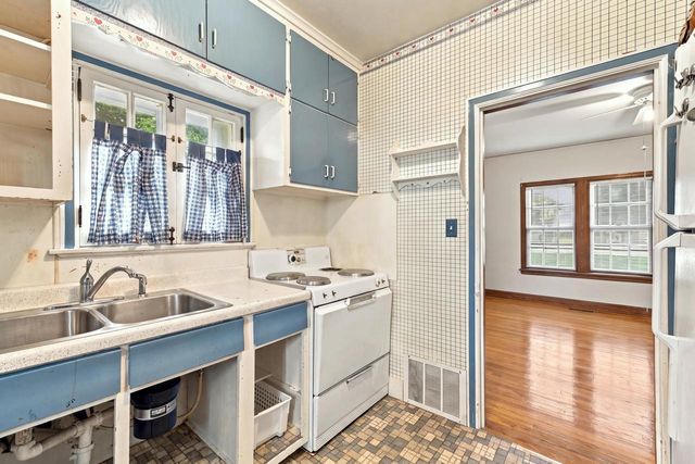 3364 S Chase AVENUE, Milwaukee, WI 53207