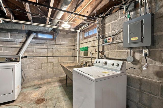 3364 S Chase AVENUE, Milwaukee, WI 53207
