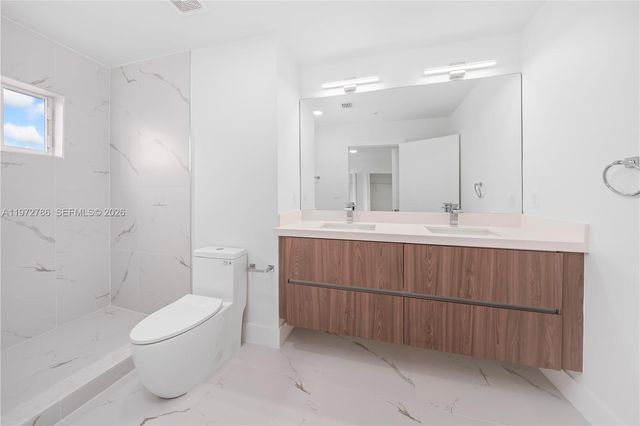 32 NW 14th Ave 1, Miami, FL 33125